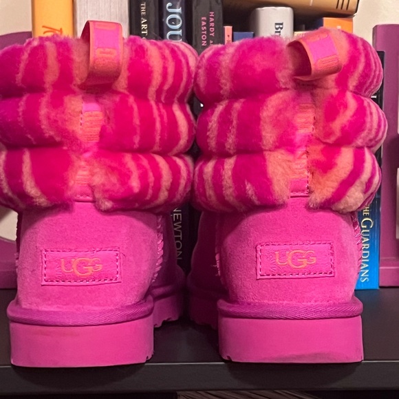 EUC Ugg Fluff Mini Zebra - Picture 5 of 6